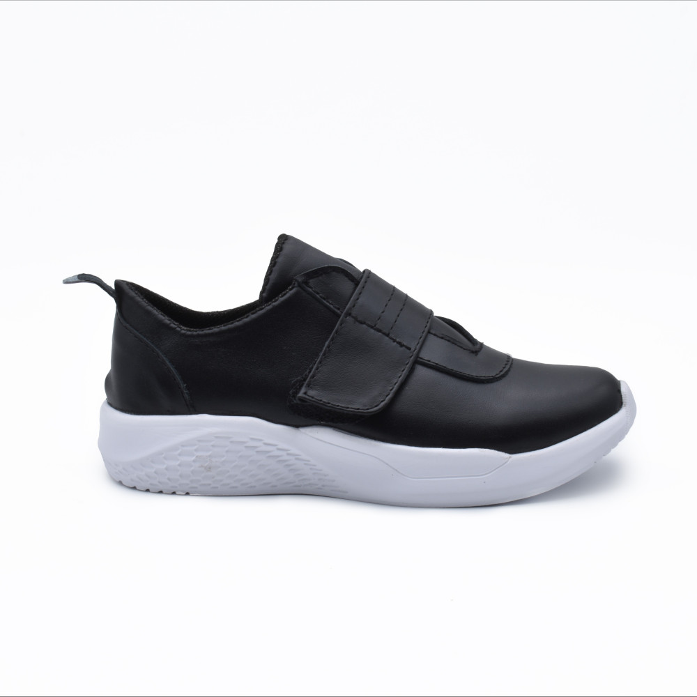 Children's black tennis Model 535